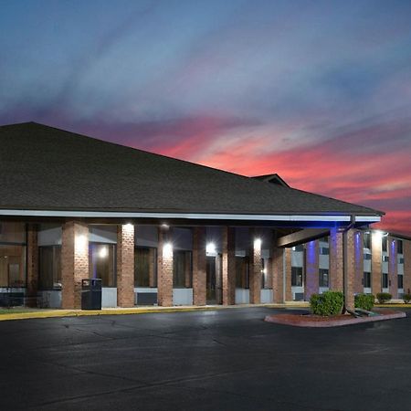 Baymont By Wyndham Tupelo Motel Eksteriør billede
