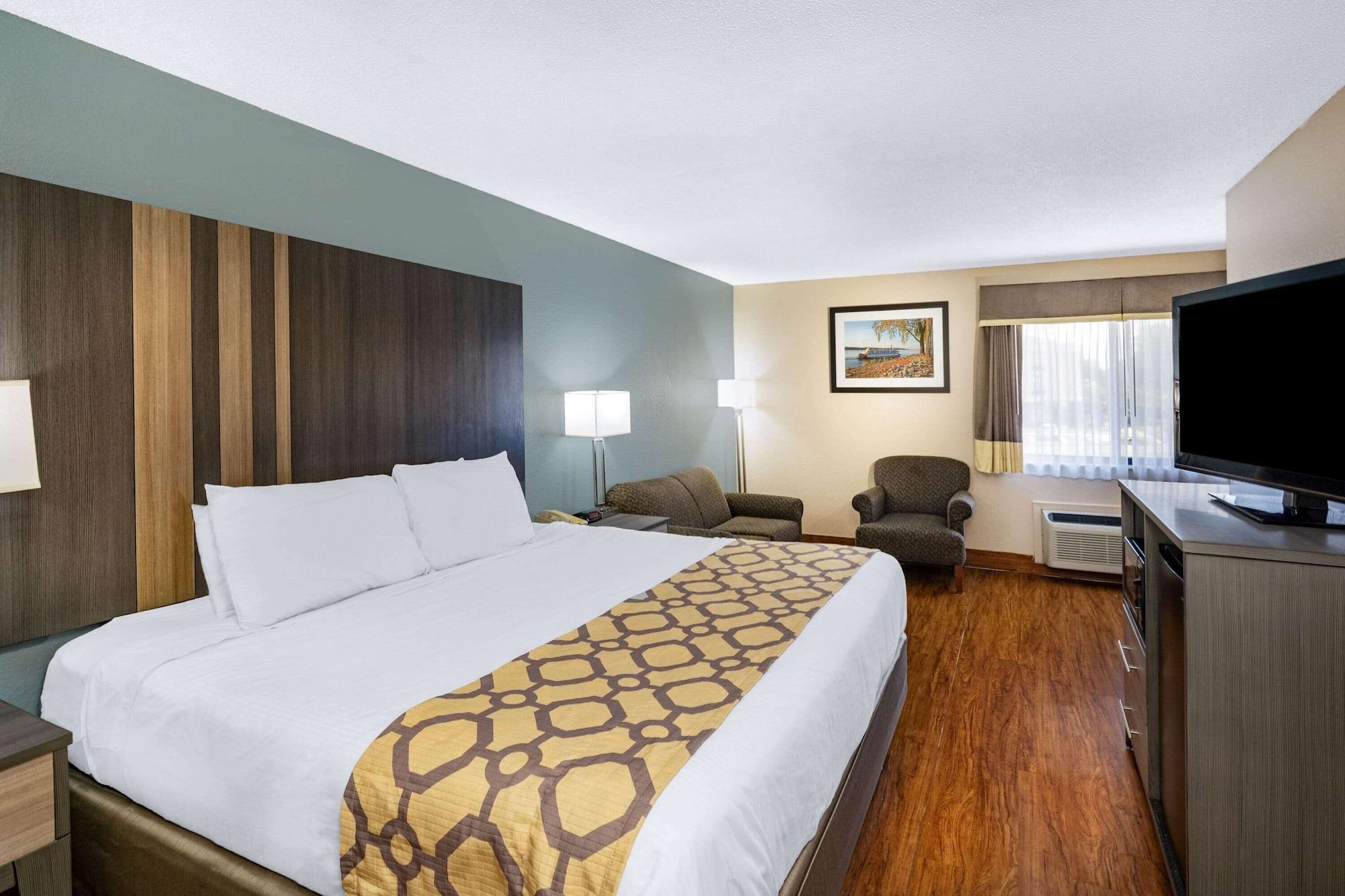 Baymont By Wyndham Tupelo Motel Eksteriør billede