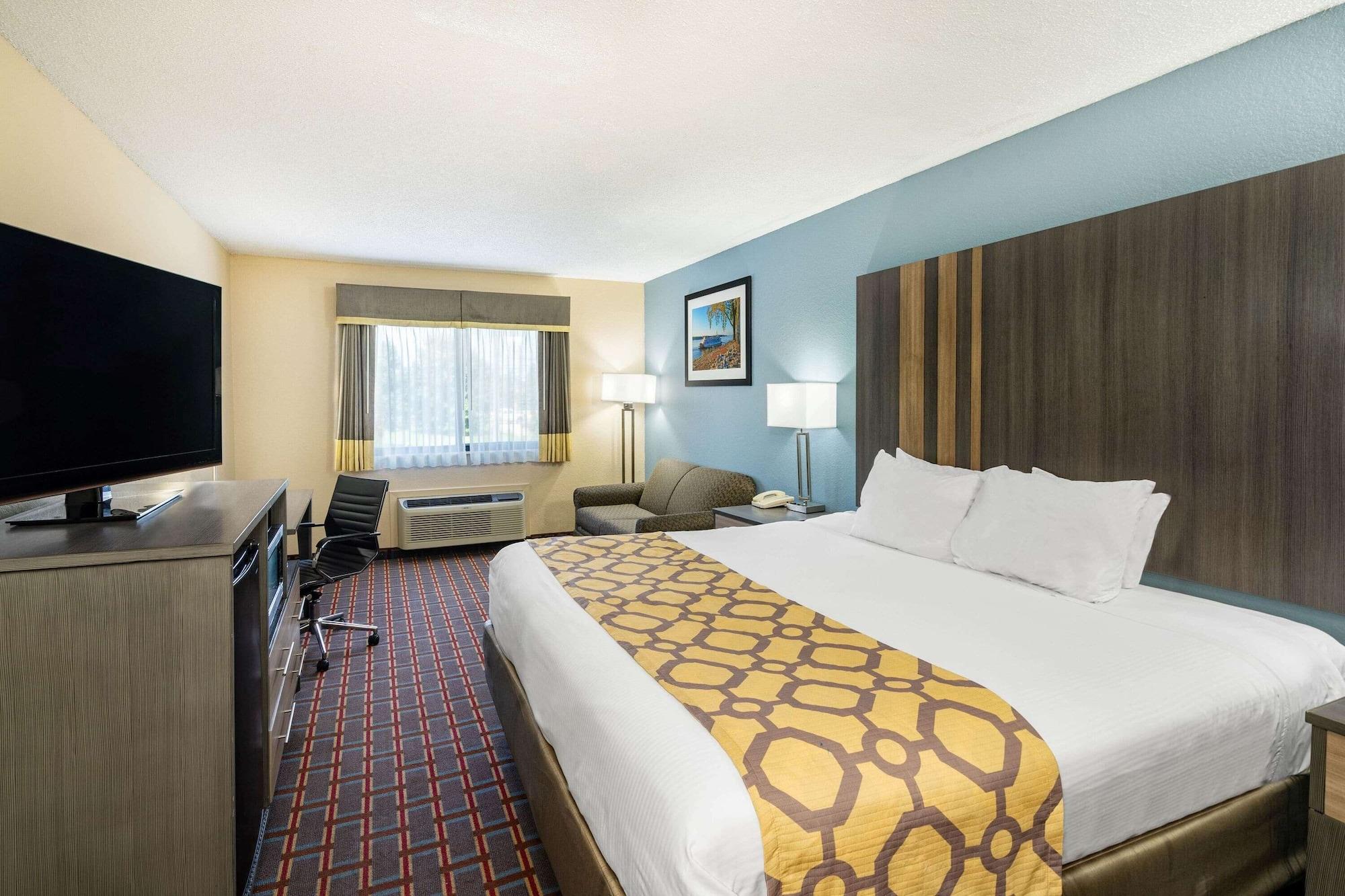 Baymont By Wyndham Tupelo Motel Eksteriør billede