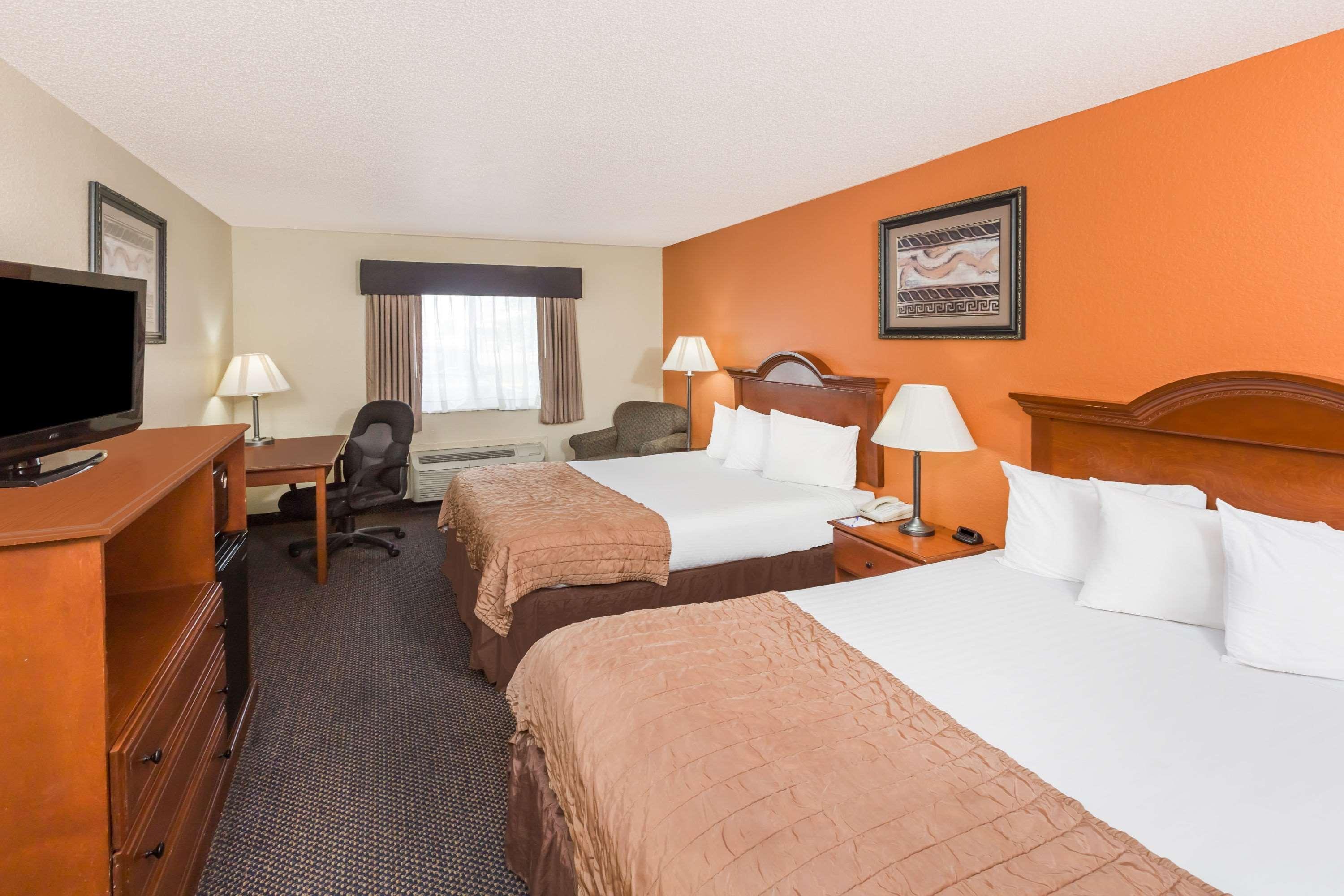 Baymont By Wyndham Tupelo Motel Eksteriør billede