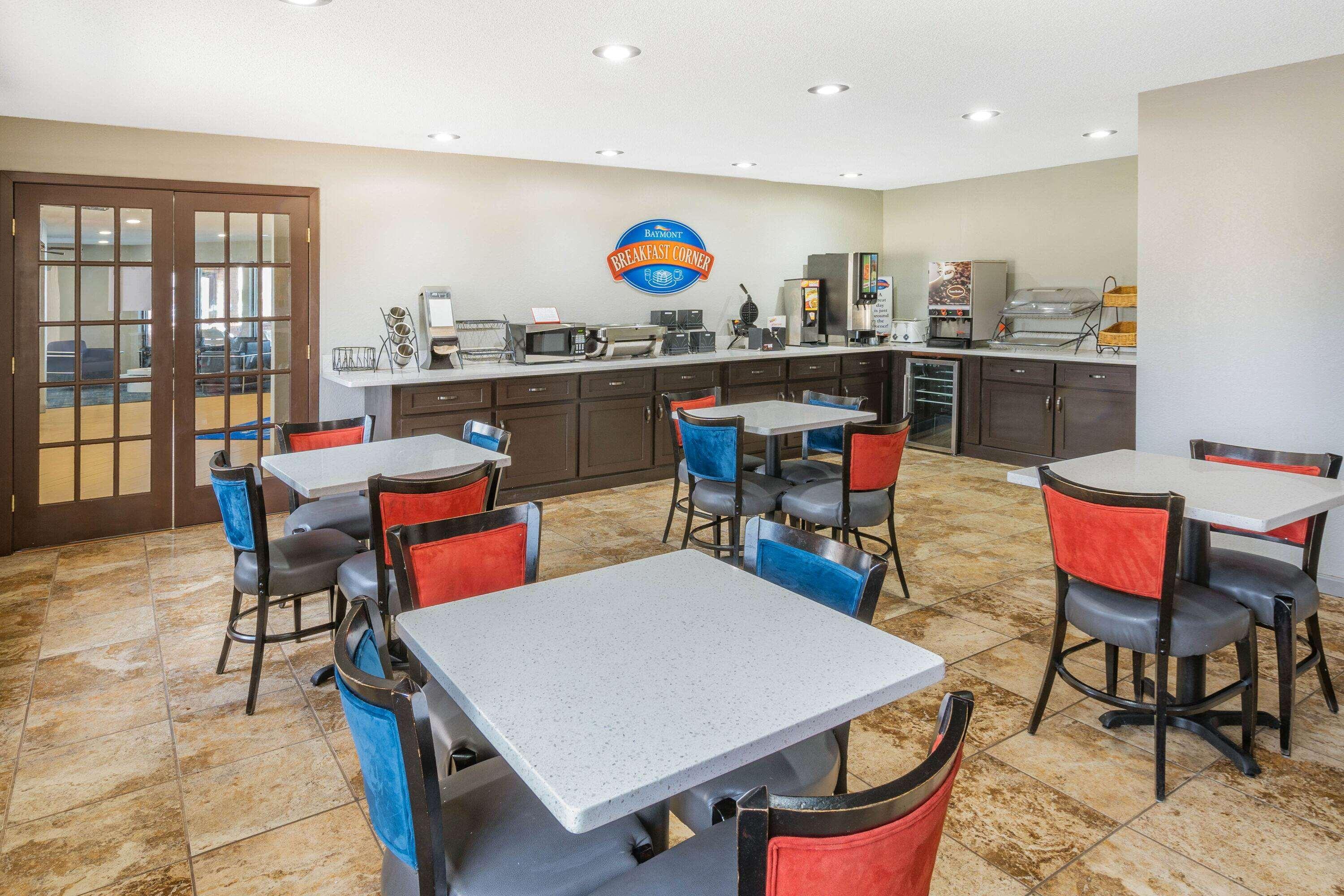 Baymont By Wyndham Tupelo Motel Eksteriør billede